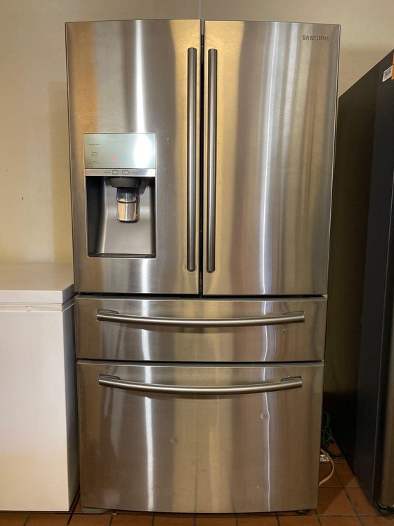 Samsung 23 Cu Ft RF24FSEDBSR Refrigerator 