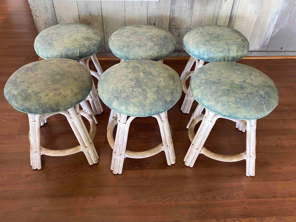 (X's 6) Short counter Barstools