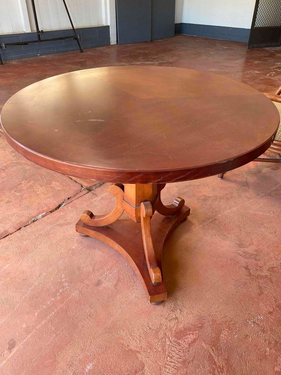 3' Round Table