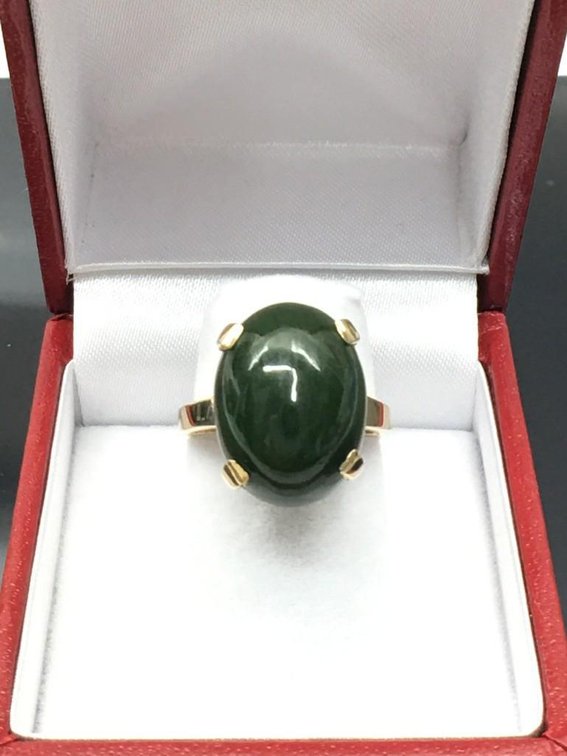 14 Karat Solid Gold Jade Stone Ring Quality Made 6.2 G