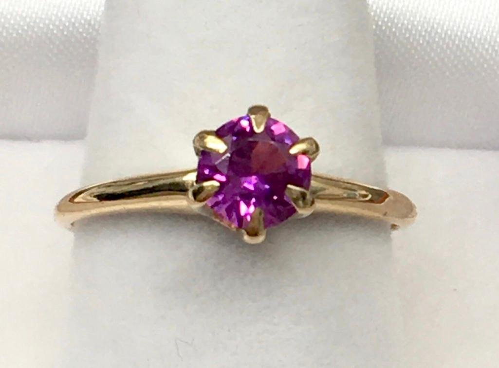 10k Fine Gold Ring with a Nearly 1 Carat Hot Pink Sapphire Gem Stone. Size 9