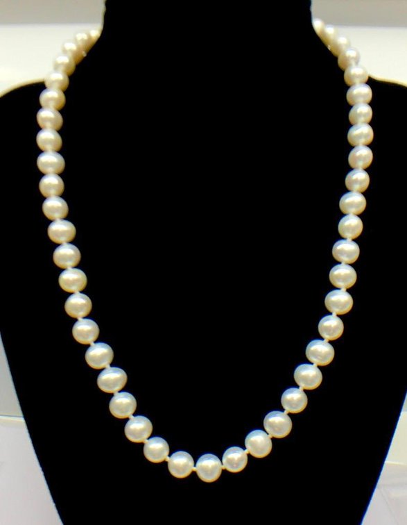 14 Karat Gold Latch Knotted Necklace 8 to 8.5mm Pearls 17 Inch Total Length.