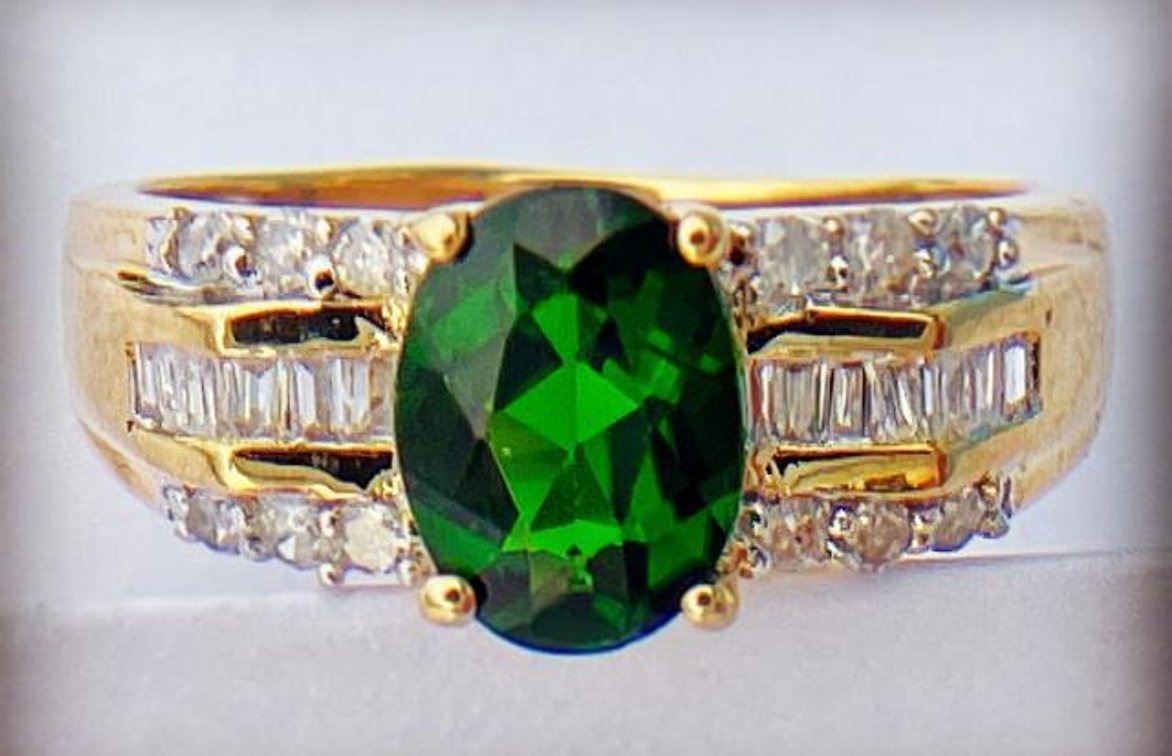 14K Solid Gold Diamond Ring with Large Chromium Diopside 