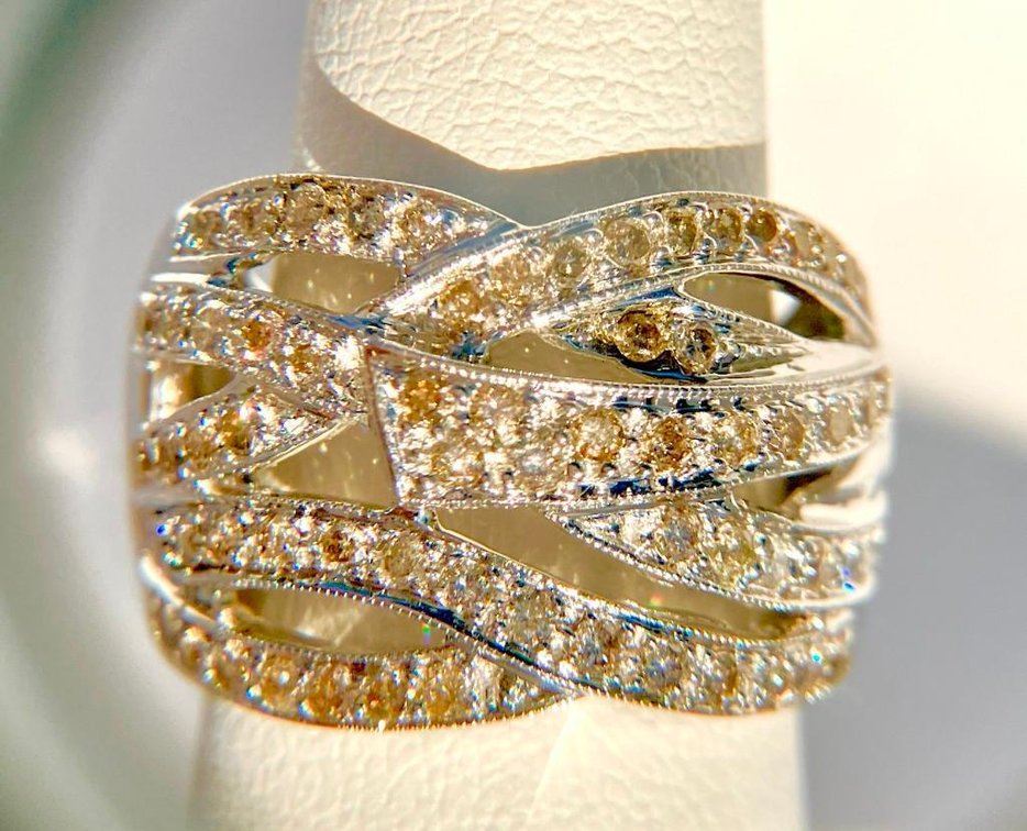 14K White Gold With Multiple Diamonds Size 6.75