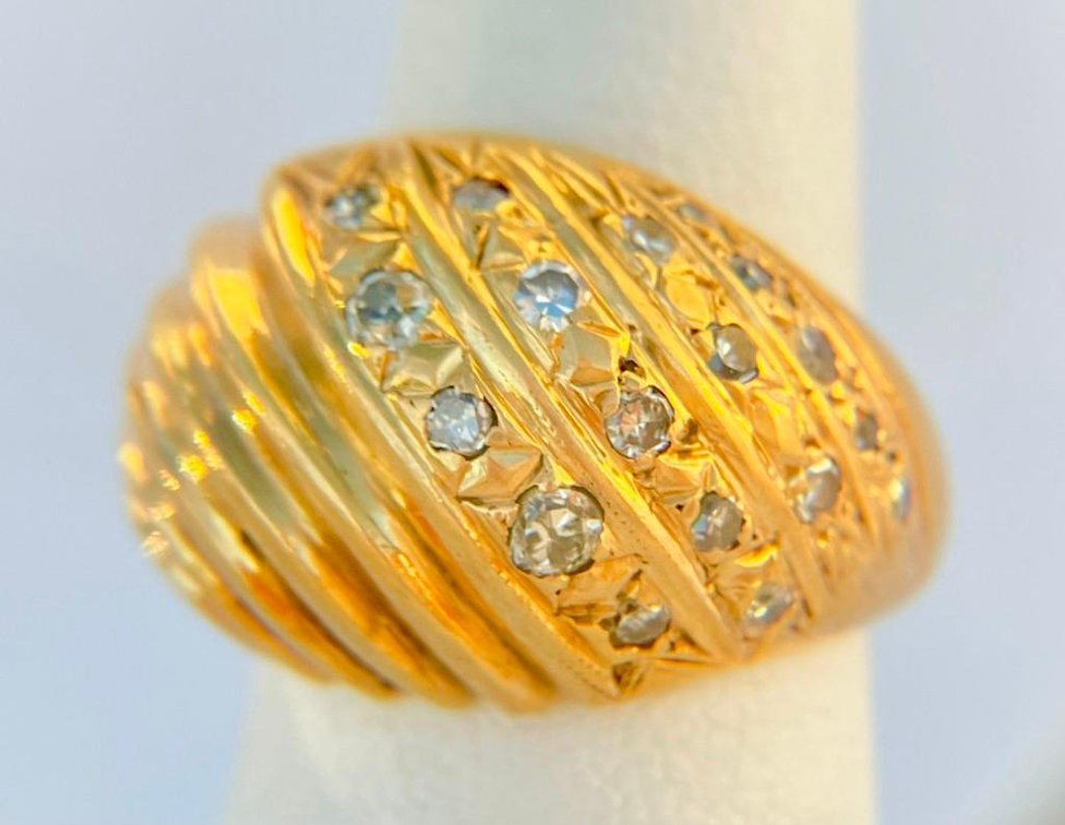 14K Solid Gold and Sparkly Diamond Statement Ring   8.2 Grams