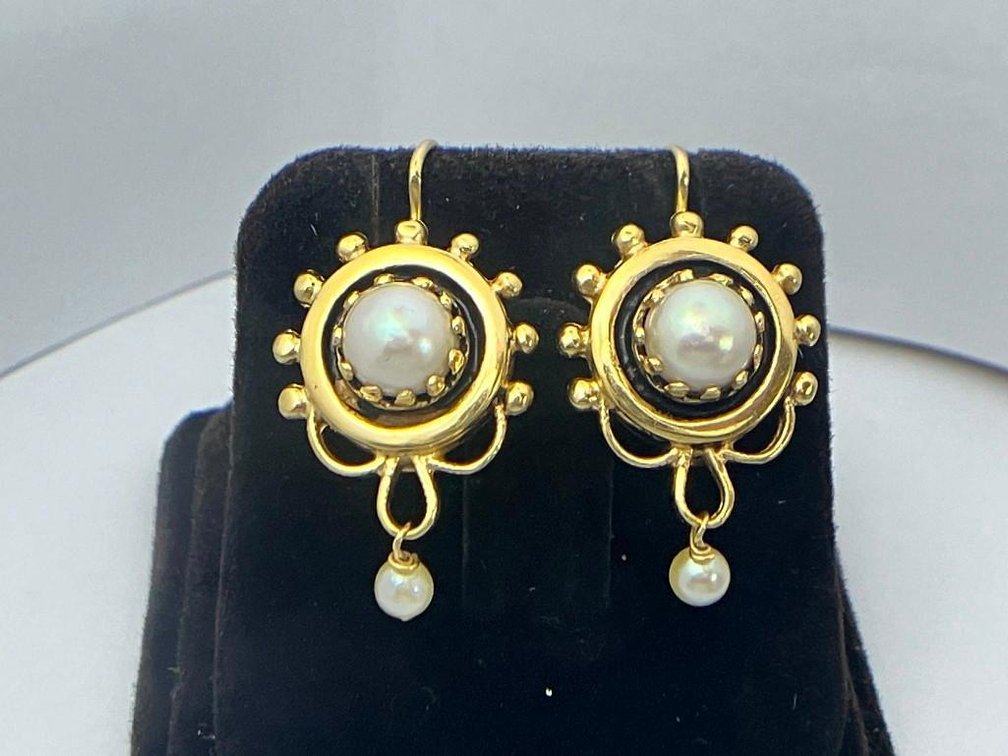 14K Solid Gold With Pearl Earrings      6.8 Grams