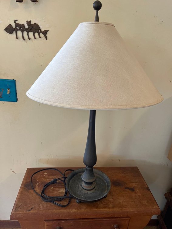 metal table lamp 