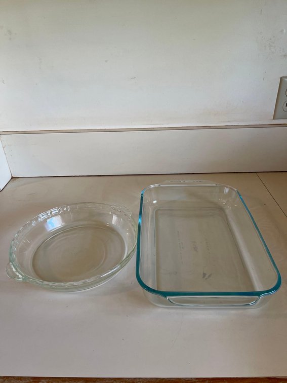 Pyrex casserole dish. Pyrex pie pan.