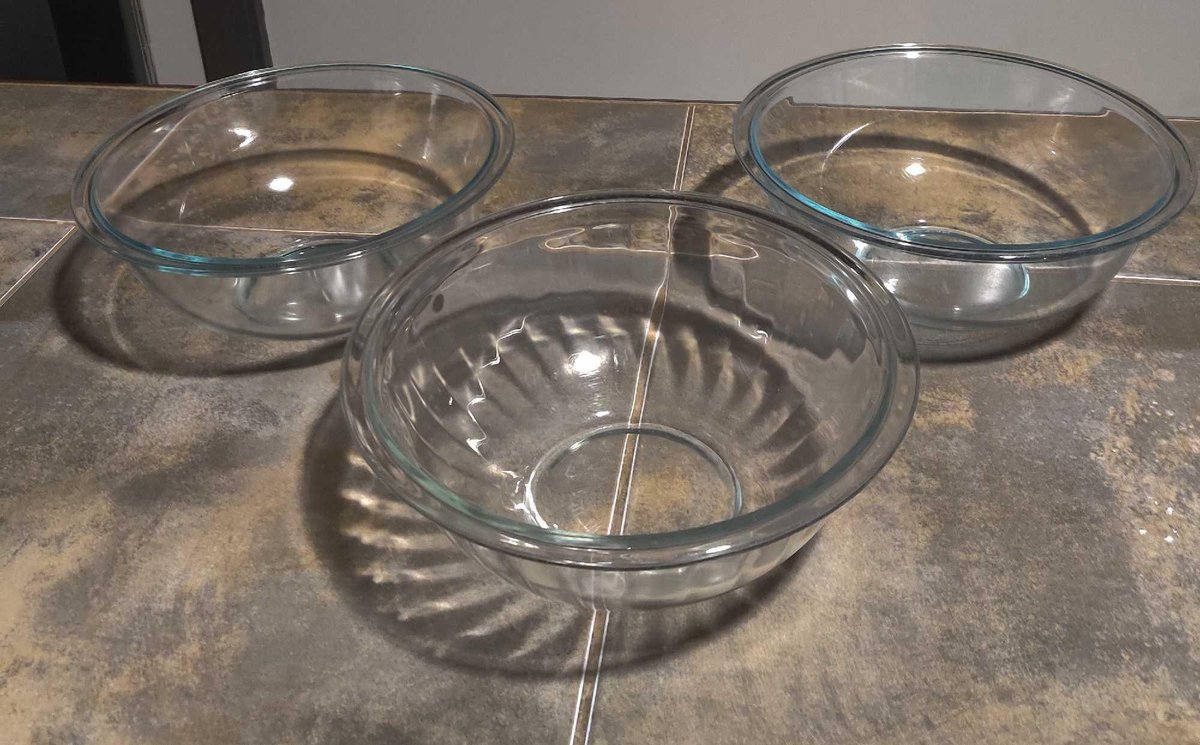 x3 Pyrex Mixing Bowels