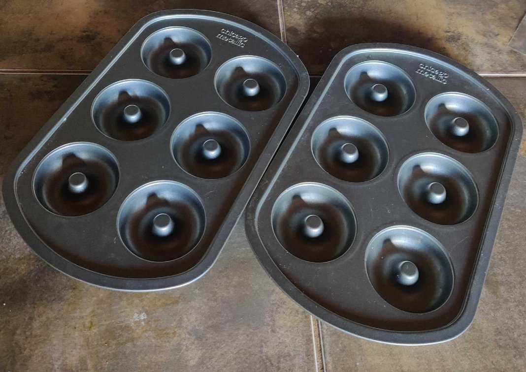 x2 Chicago Metallic 6-Cup Donut Pan