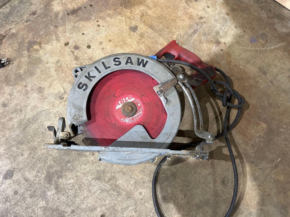 Nice Large Skill beam saw, Needs blade... Power cord repaired