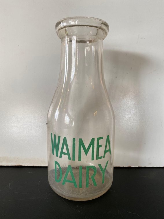 Vintage Hawaii Waimea Dairy Milk 1 Pint Glass Bottle 