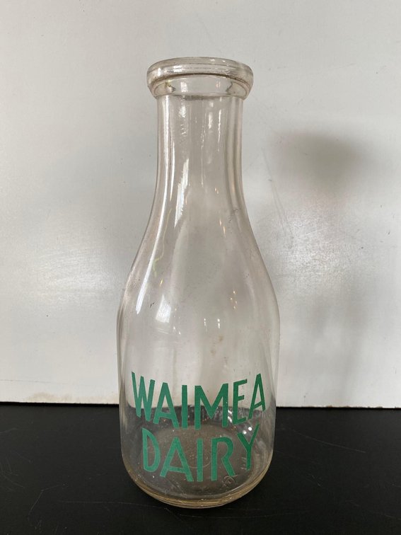 Vintage Hawaii Waimea Dairy Milk 1 Quart Glass Bottle 