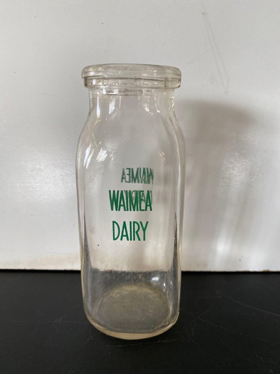 Vintage Hawaii Waimea Dairy Milk 1/2 Pint Glass Bottle 