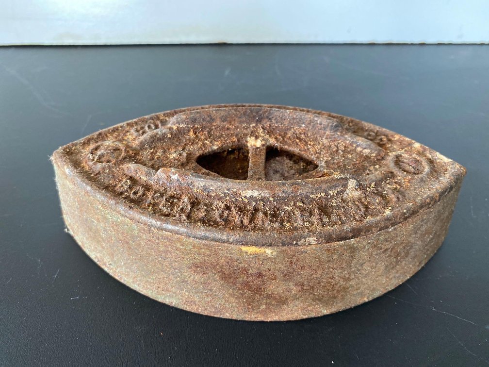 Antique Circa 1900's Colebrookdale Iron Co Boyertown PA. USA Sad Iron #3