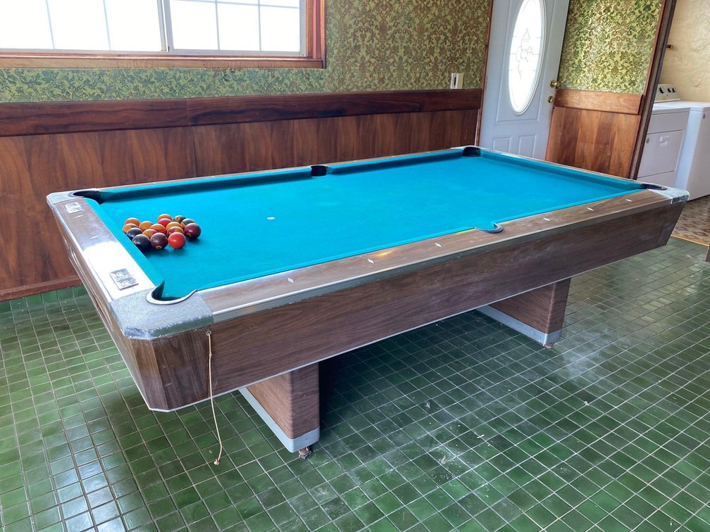 Vintage Duchess Pool Table with Pool Balls and Cover 