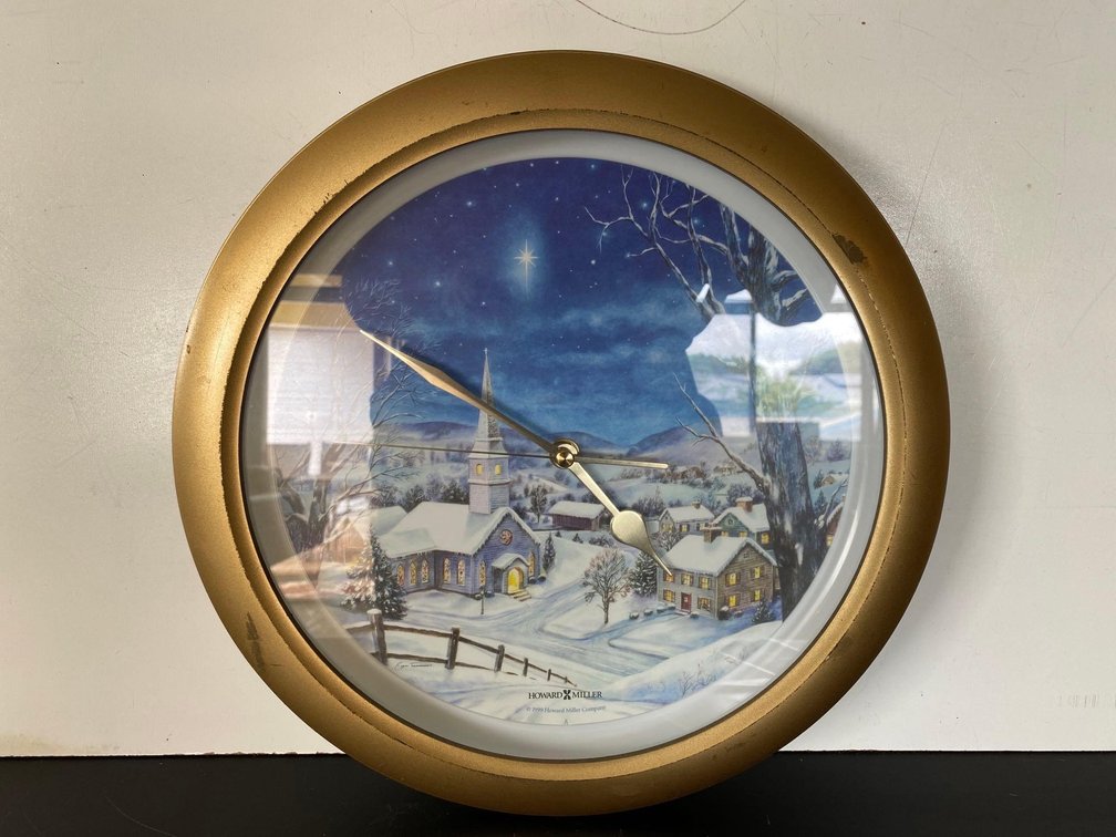 1999 Howard Miller Company Snowy Scene Wall Clock 