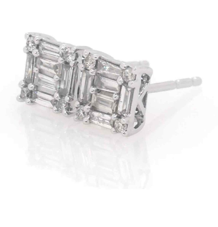 ZALES BRAND NEW 10k Whits gold Baguette Diamond Studs, .20 Carts