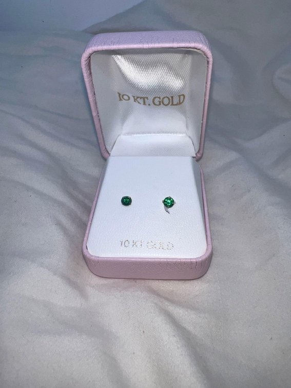 10K GOLD .25 Carat Emerald studs