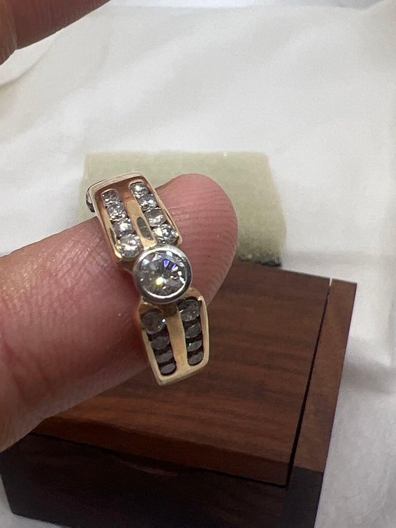 14k SOLID GOLD VERY HEAVY 7.5 Grams! Mens Ring with 1.3 Carts Grade A Diamonds, $3400 Ring