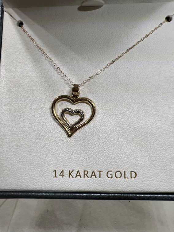 Beautiful 14k SOLID GOLD Heart Necklace $699 retail