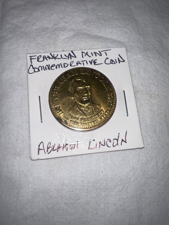 MINT COMMEMORATIVE COINS!! UN TOUCHED PERFECT CONDITION! LINCOLN