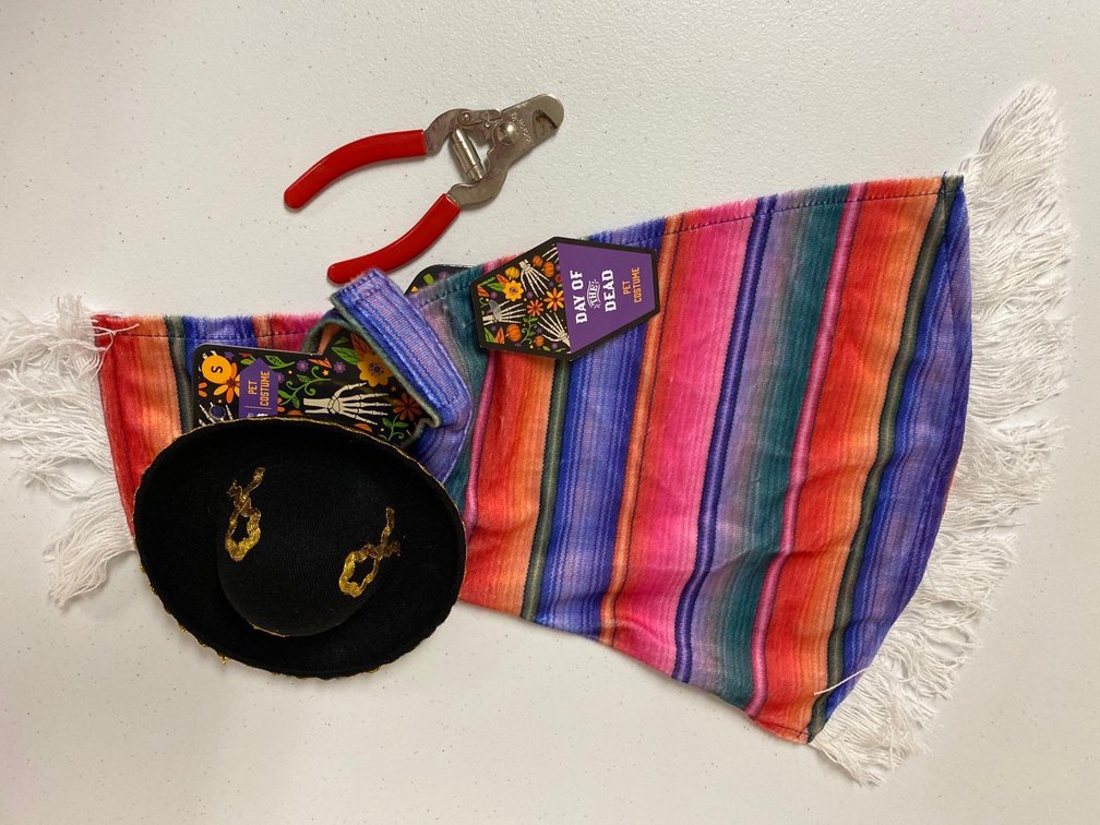 Small Pet Costume & Nail Clippers
