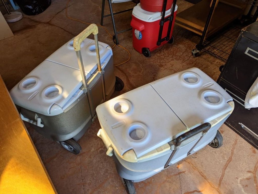 (X's 3) Rubbermaid & Coleman Cooler