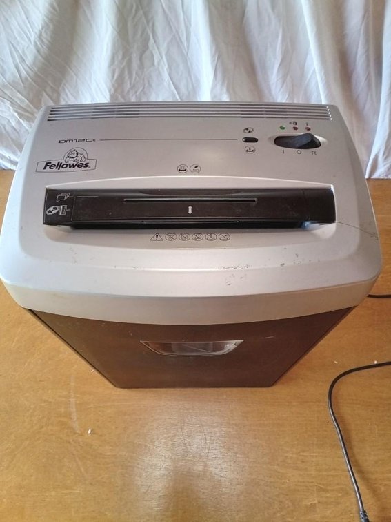 Fellowes DM12Ct Cross-Cut Shredder