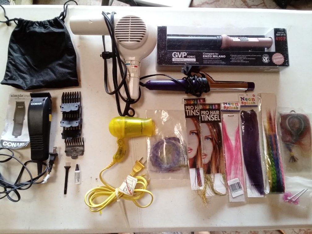 Hair Styling Tools and Accesories