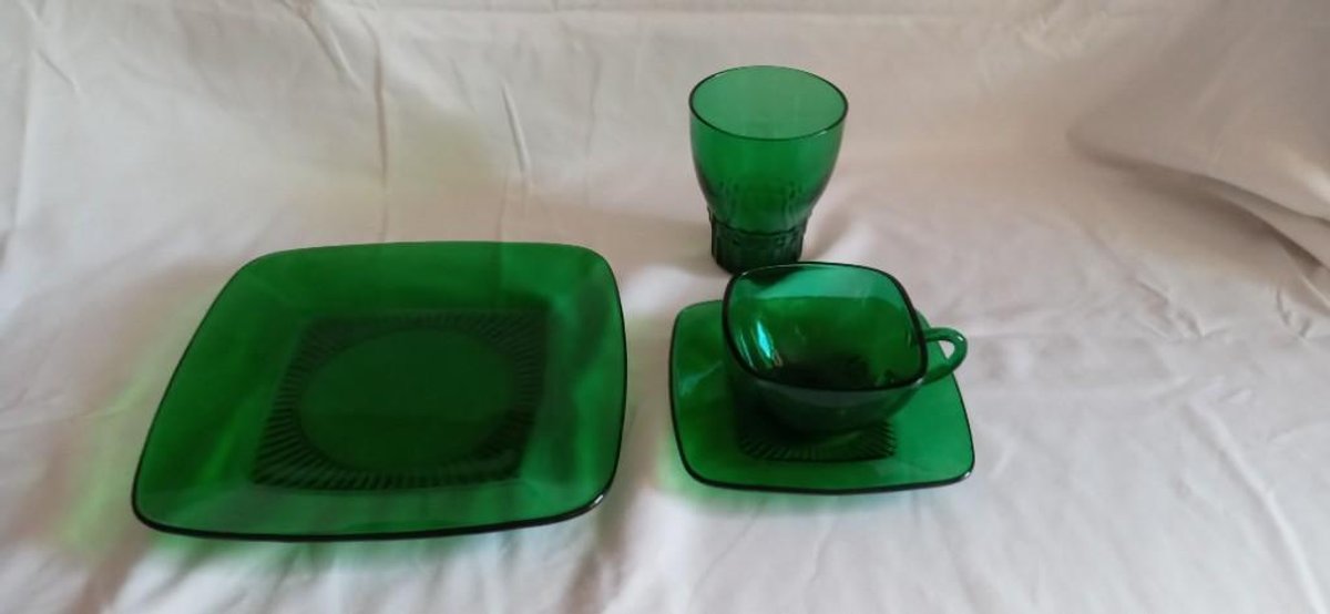 Vintage Forest Green place setting "Charm" pattern