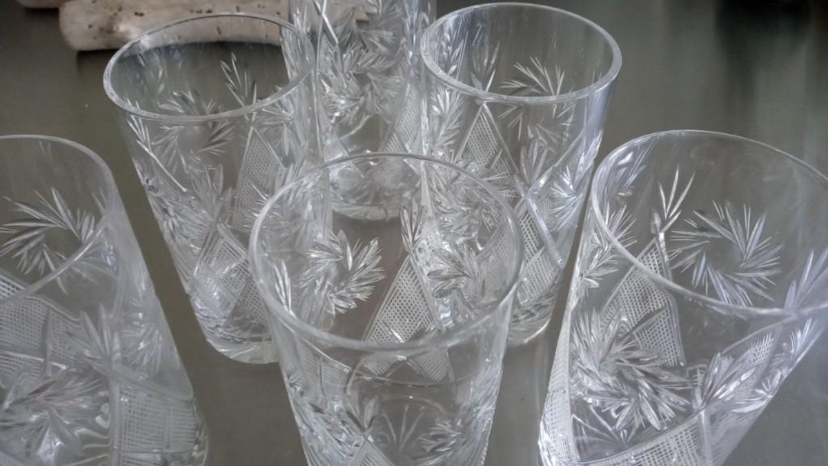 Six (6) Cut lead crystal glasses 8 oz perfect condition 