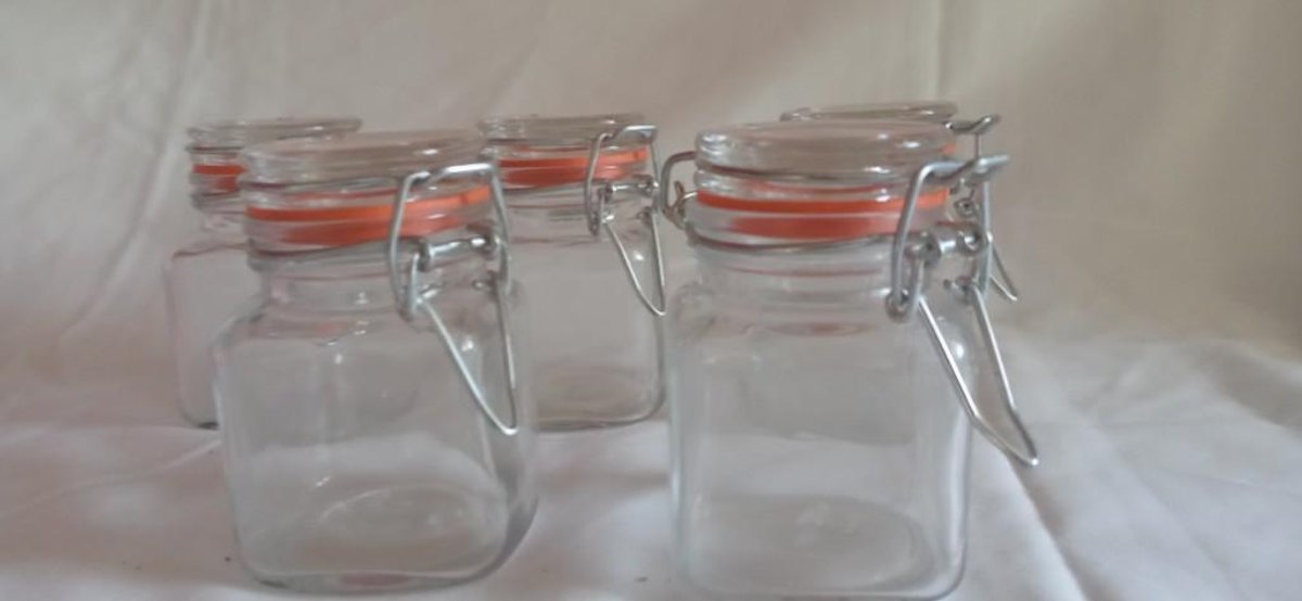 Five 2 oz spice jars with hinged lids 