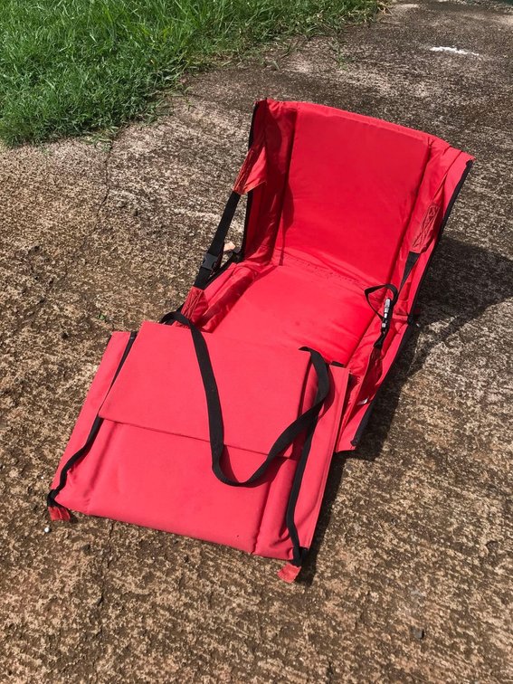 2 folding stadium chairs