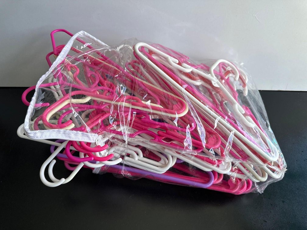 Children Size Plastic Clothing Hangers 