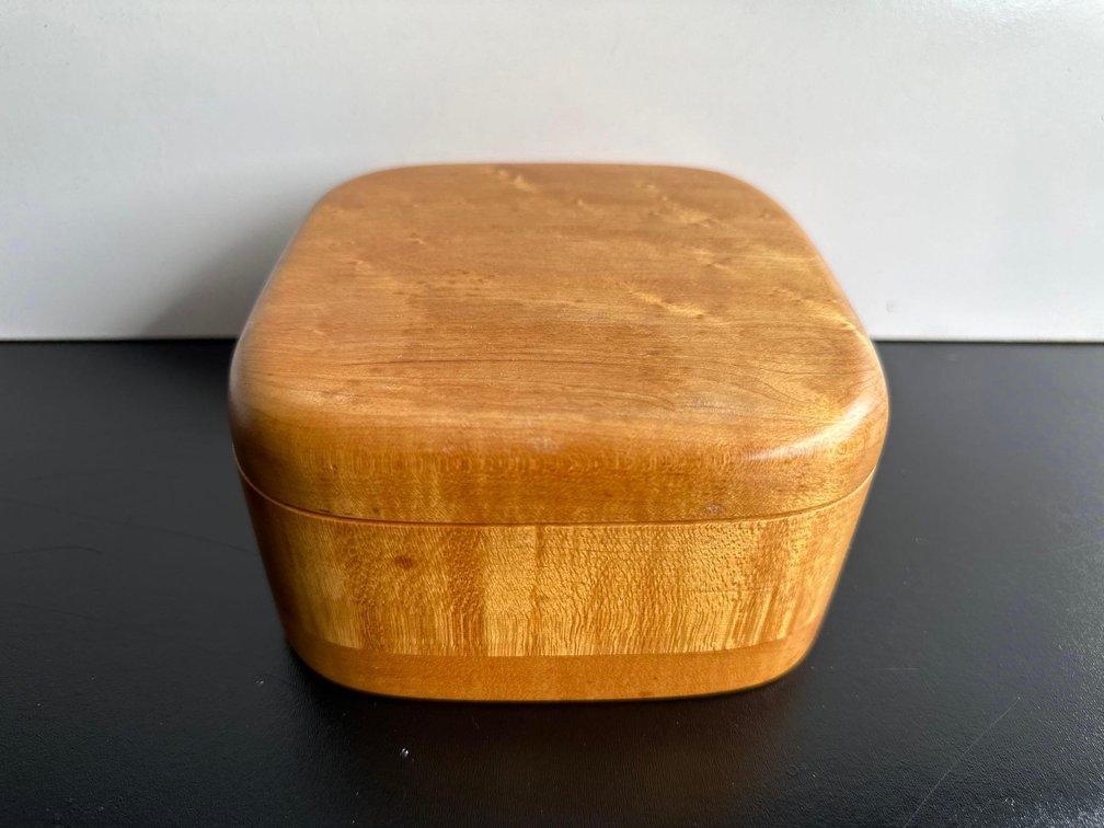 Solid Maple Wood Bird's Eye Decorative Storage Box