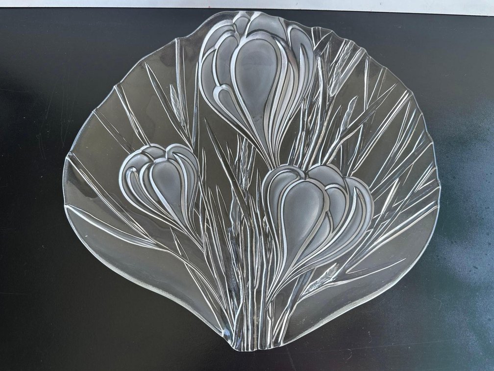 17" Flower Design Art Glass Bowl 