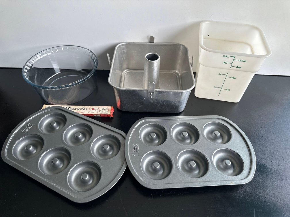 Mixed Lot of Baking Pans, Bowl and Bin 
