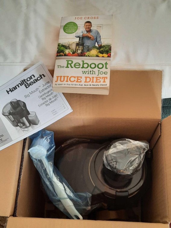 Juicer, Brand New + Reboot Juice Diet Book