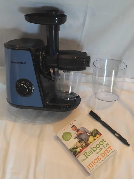 Slow Masticating Juicer Extractor + The Reboot Juice Diet Book