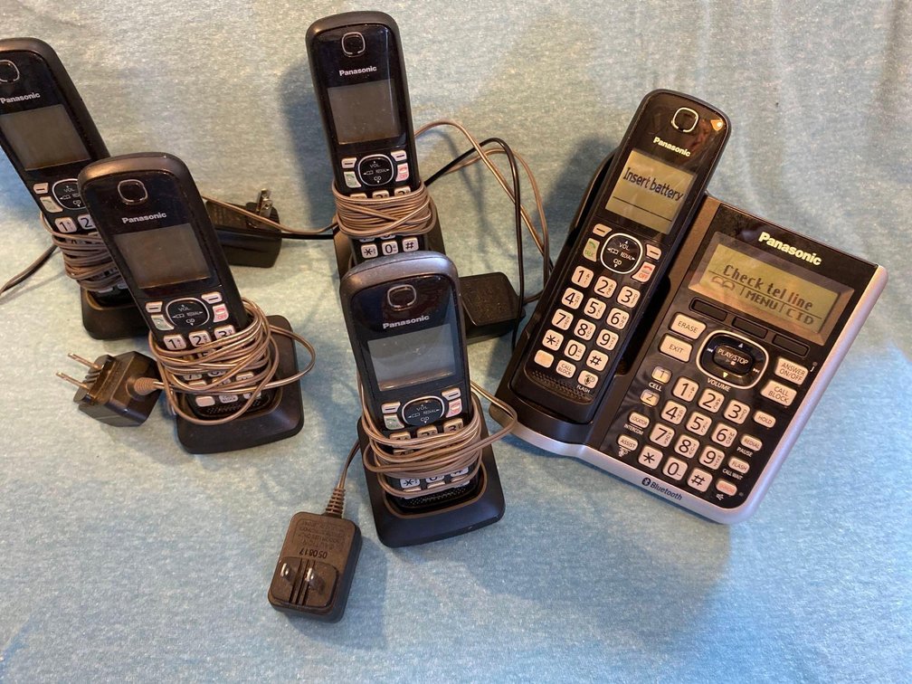 Panasonic 5 Handsets Cordless Phone System