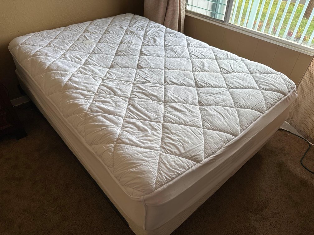 Queen Size Heavenly Bed By Westin Hotels and Resorts, Box Spring and Frame