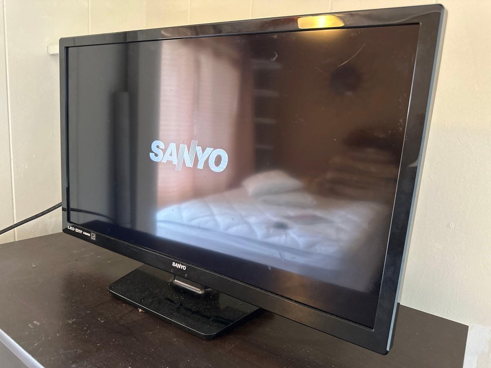 23" Sanyo Model FW24E05F TV 