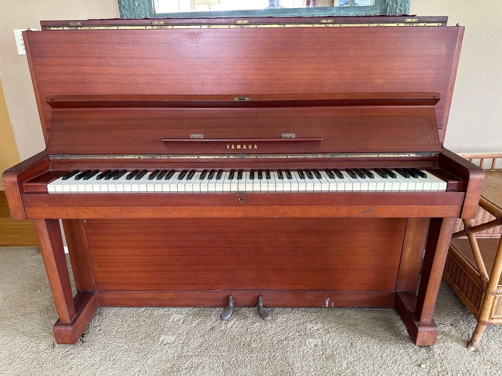 59" Yamaha 751590 Piano