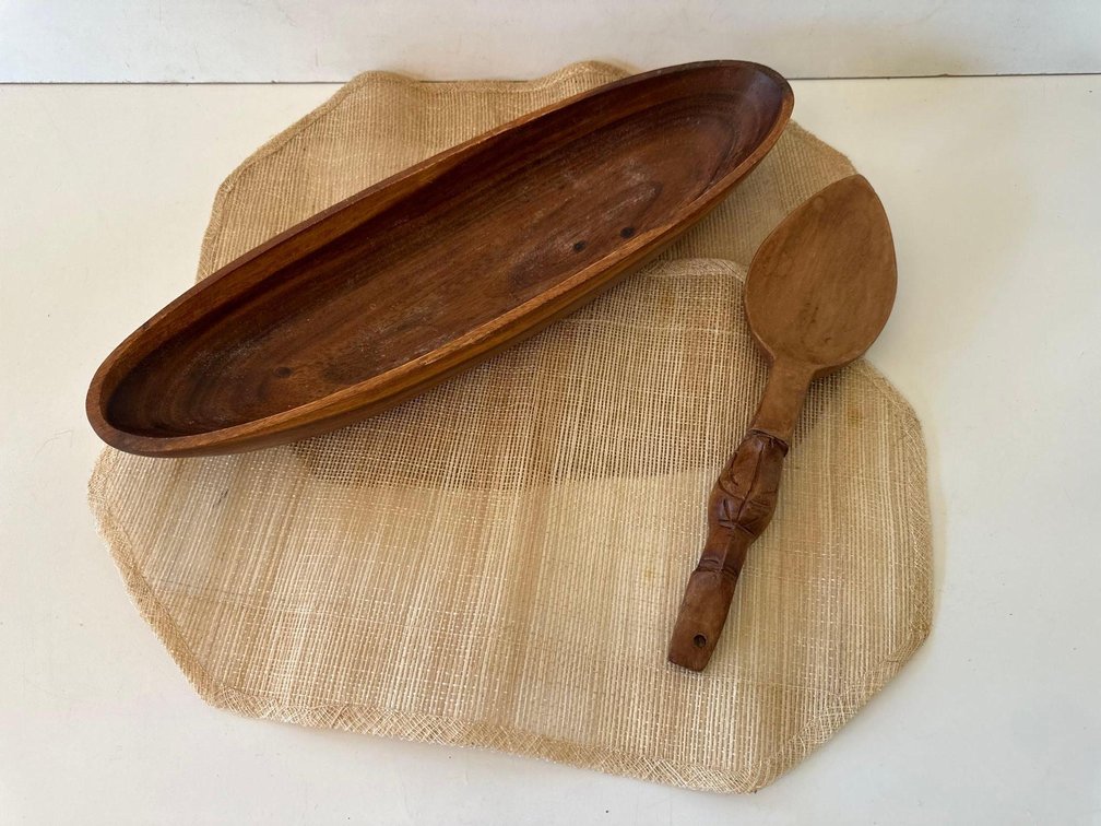 Hand Crafted Monkey Pod Boat Shaped Bowl with Matching "Paddle" Spoon and Placemats 