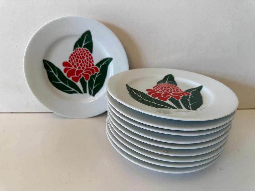 Cordon Bleu Bia Red Flower Design 7 1/2" Plates