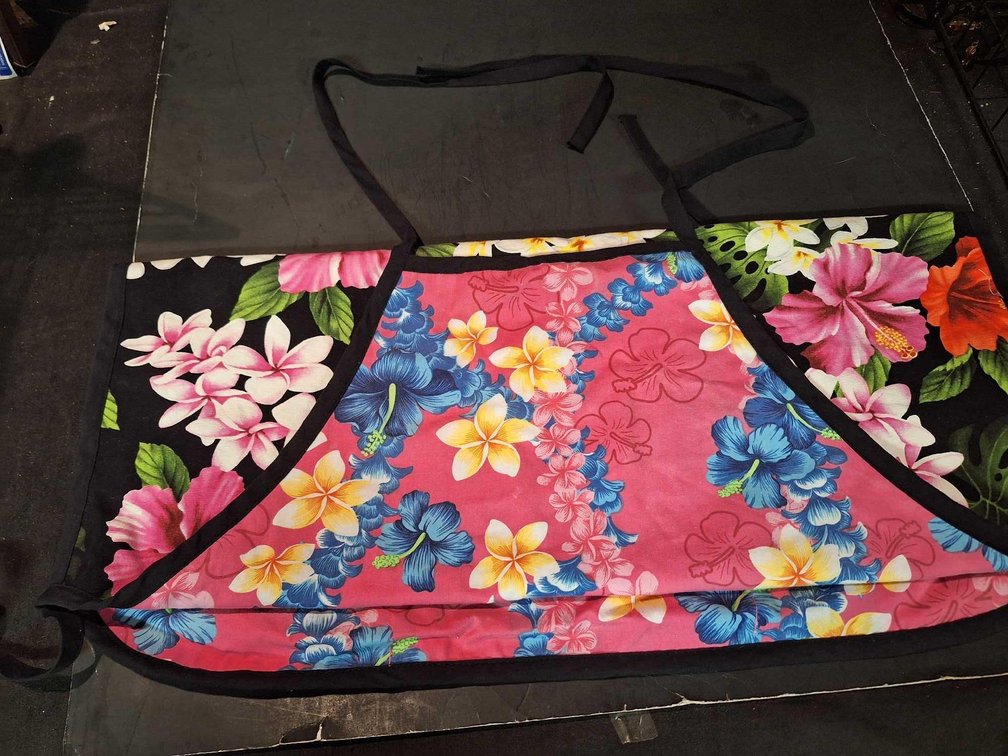 Hawaiin print Apron 
