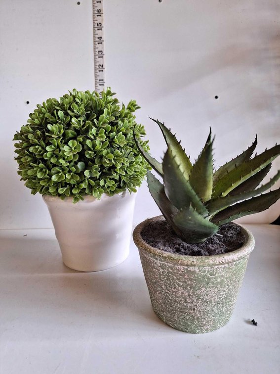  Artificial Plants