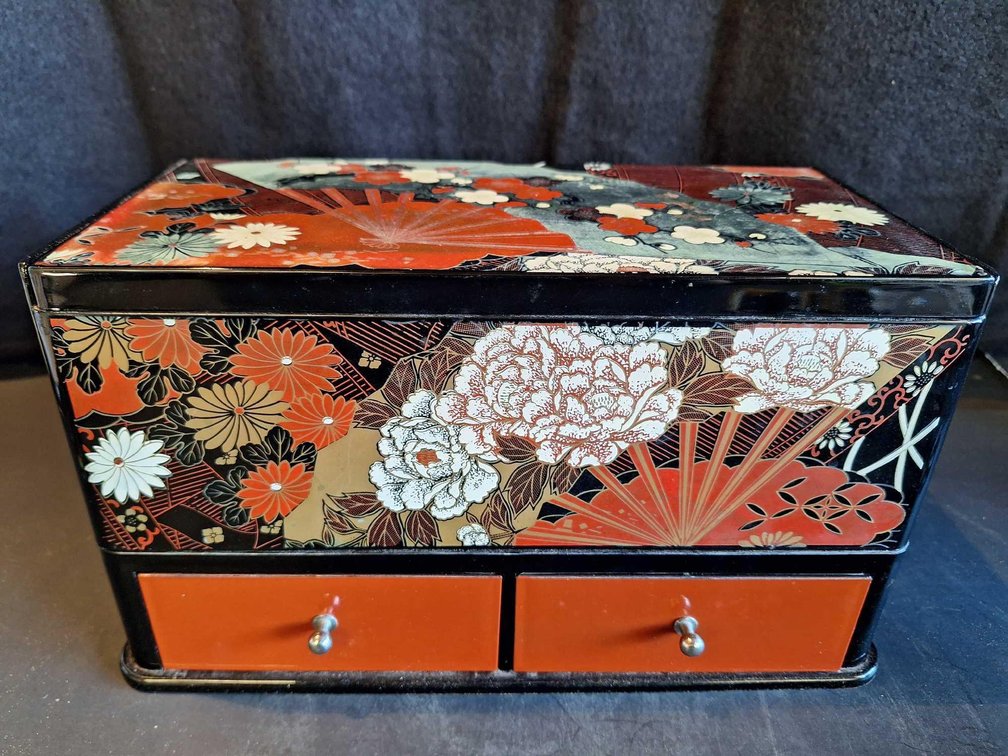 Jewelry Box and tissue holder