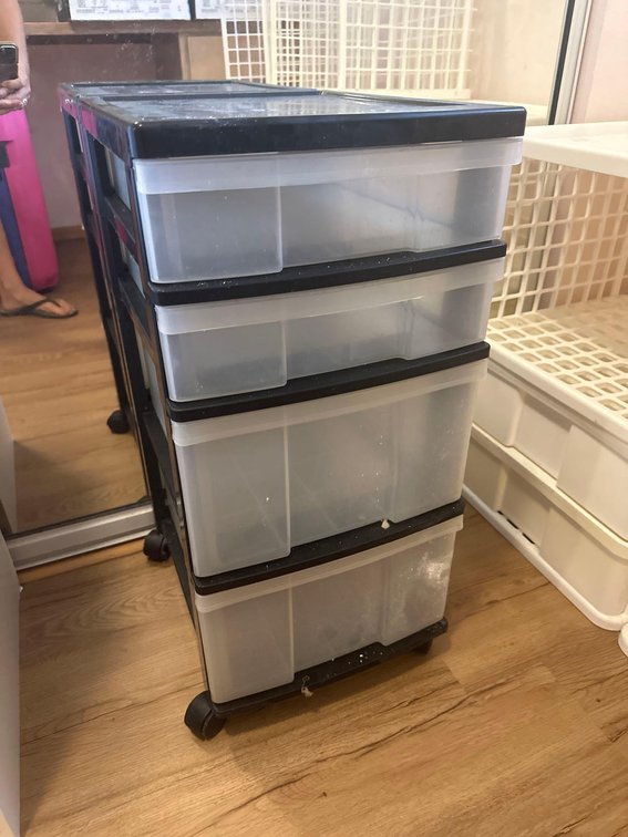 12.5"L x 16"W x 26.5"H Plastic Dresser